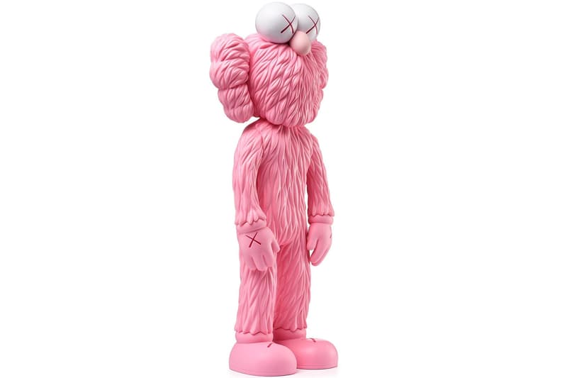 無限復活?!KAWS 宣佈重新上架三色 BFF 搪膠模型公仔