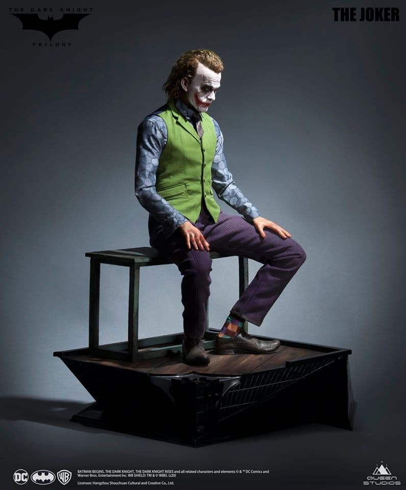 Queen Studios 打造《The Dark Knight》版本「小丑 Joker」1:3 比例珍藏人偶