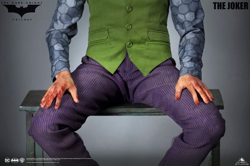 Queen Studios 打造《The Dark Knight》版本「小丑 Joker」1:3 比例珍藏人偶