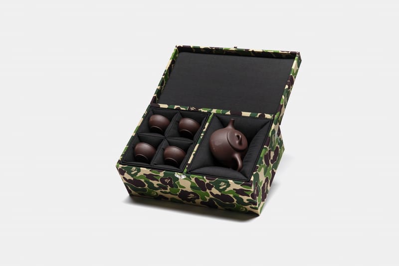 Day 01：送出 A Bathing Ape 紫砂茶具組（台灣限定）