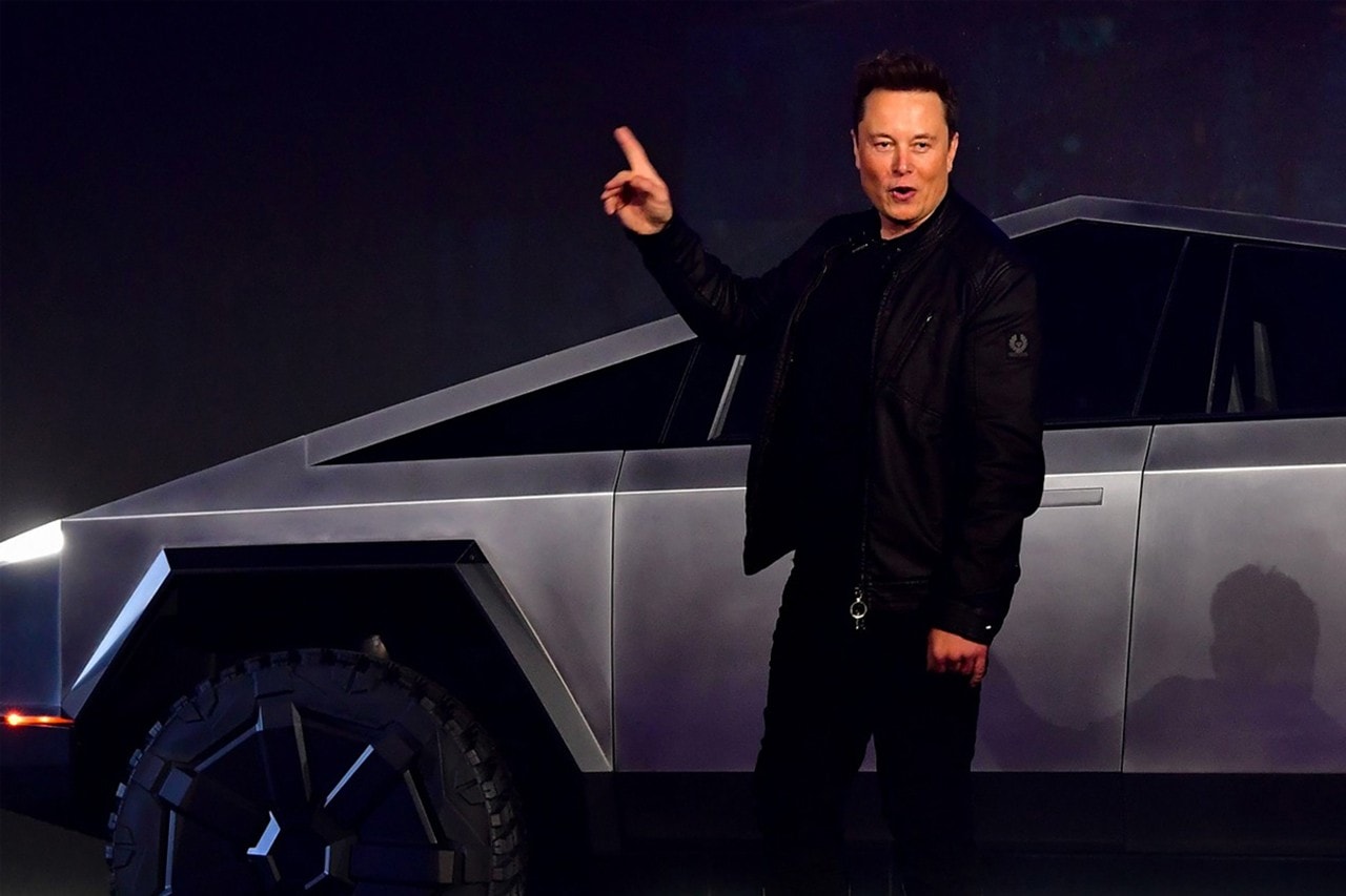 Elon Musk 親自於 LA 街道駕駛全新科幻車型 Tesla Cybertruck