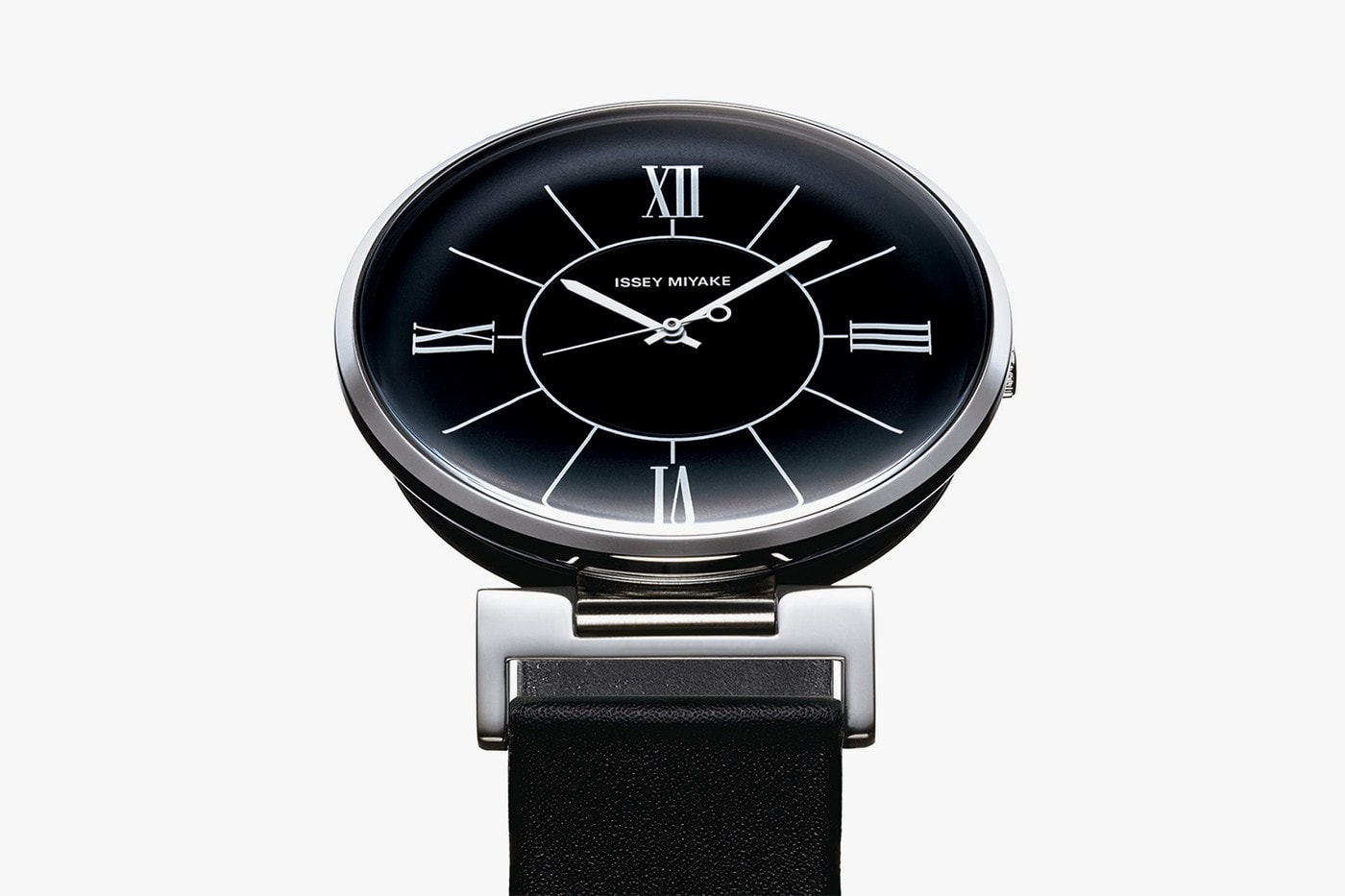 Issey Miyake 攜手 Audi 汽車設計師 Satoshi Wada 打造全新「U」系列手錶