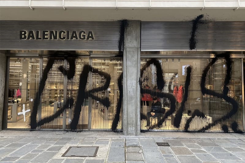 街頭塗鴉藝術家 Kidult 於聖誕節成功「突襲」BALENCIAGA 巴黎店舖
