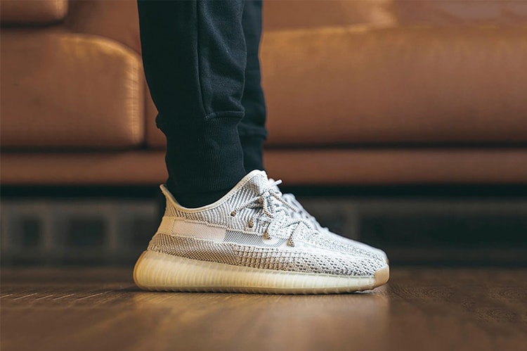 率先預覽 YEEZY BOOST 350 V2 最新配色「Tailgate」實著圖輯