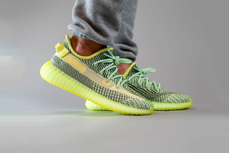 YEEZY BOOST 350 V2 最新配色「Yeezreel」反光版本實著預覽