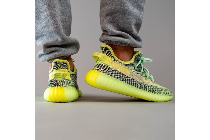 YEEZY BOOST 350 V2 最新配色「Yeezreel」反光版本實著預覽