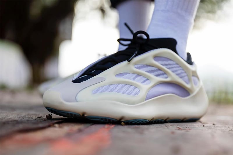 YEEZY BOOST 700 V3「Azael」黑魂配色諜照疑似曝光