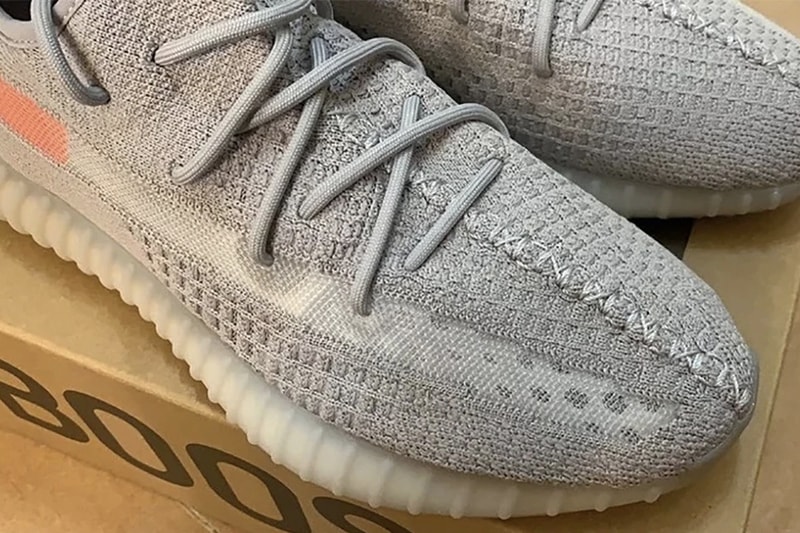 設計更動？YEEZY BOOST 350 V2 最新配色「Tail Light」率先曝光