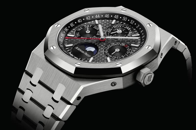 Audemars Piguet 推出春節主題別注鈦金屬 Royal Oak 萬年曆腕錶