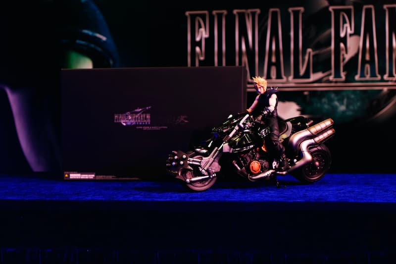 近賞 PlayStation®4《Final Fantasy VII Remake》Play Arts KAI 可動玩偶