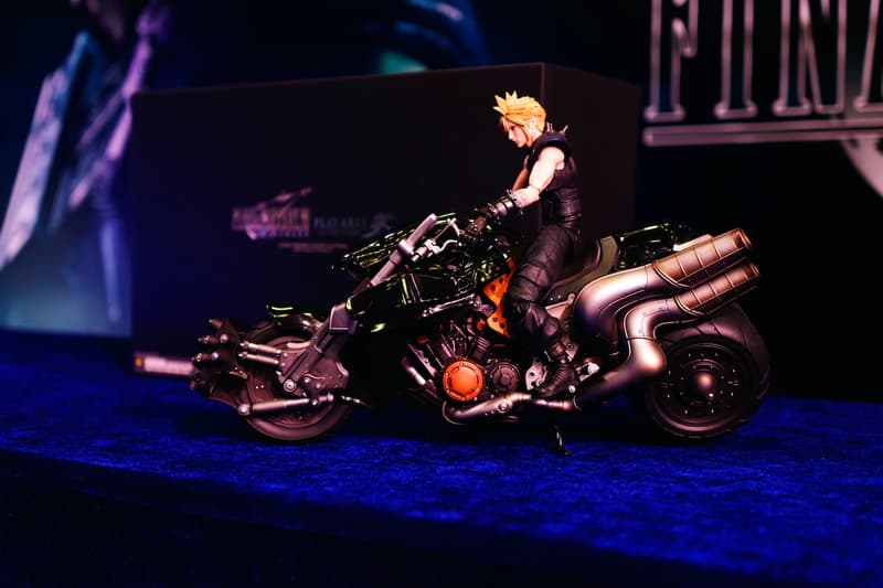 近賞 PlayStation®4《Final Fantasy VII Remake》Play Arts KAI 可動玩偶
