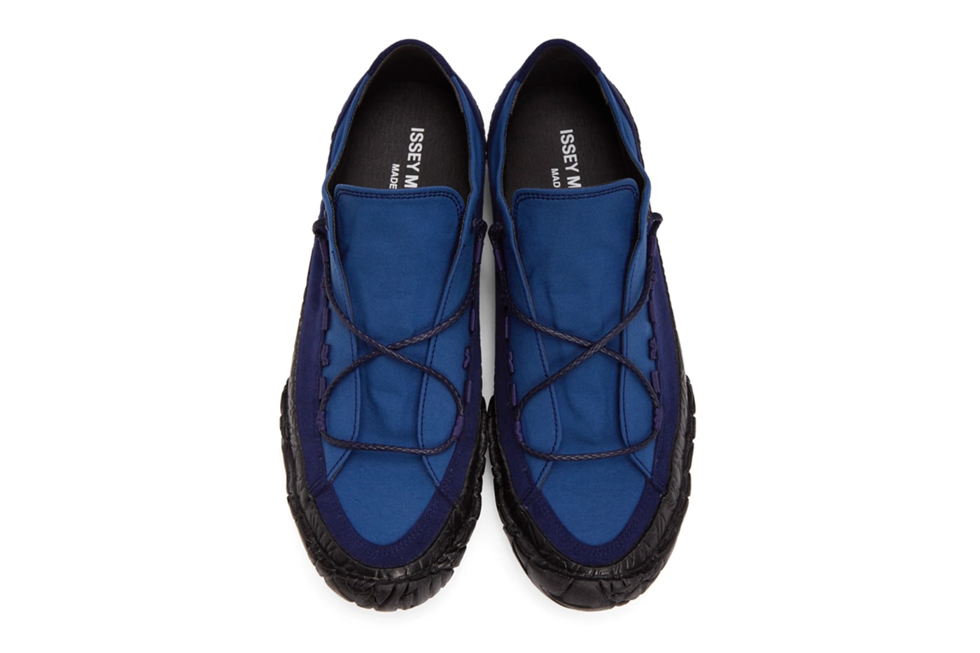 Issey Miyake 推出三色全新帆布運動鞋款
