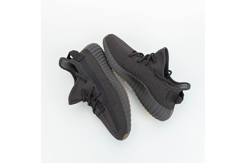率先預覽 YEEZY BOOST 350 V2 最新配色「Cinder」