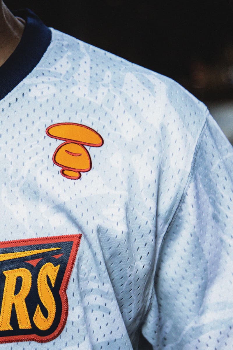 AAPE BY *A BATHING APE® 聯手 Mitchell & Ness 推出全新系列