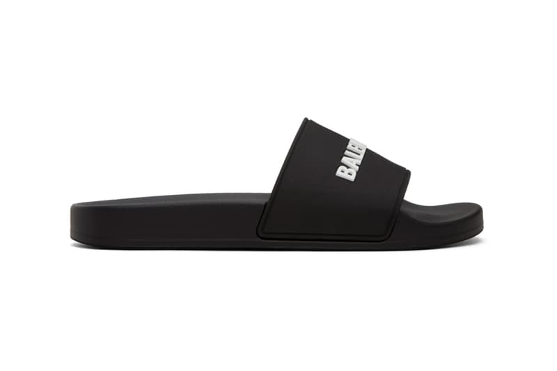 Balenciaga 推出全新黑白兩色泳池用拖鞋