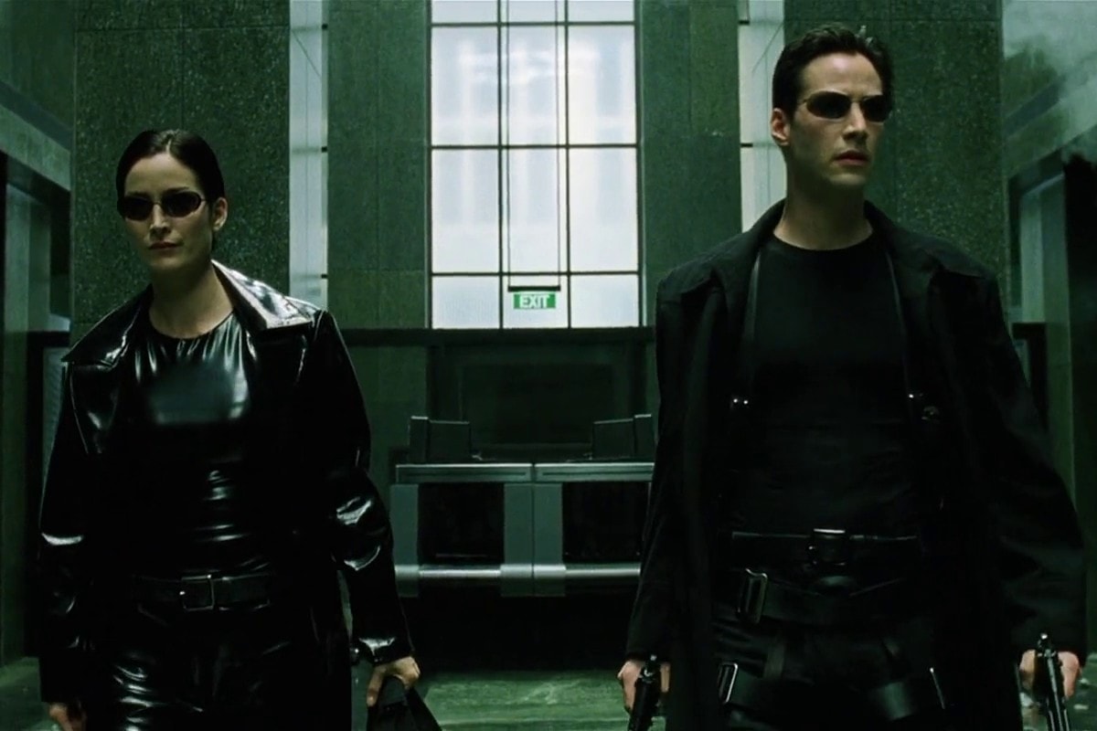 拍攝片段公開！《Matrix 4》電影 Keanu Reeves 及 Carrie-Anne Moss 同坐鐵駕