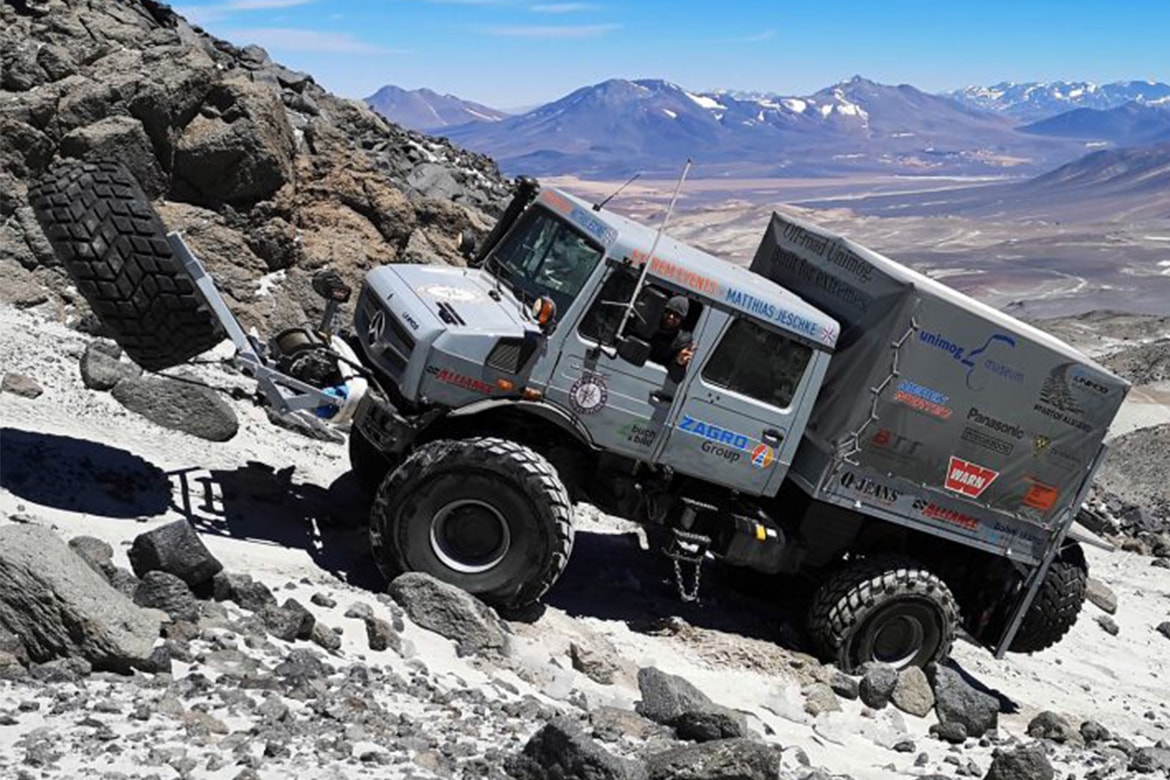 Mercedes-Benz 全地形車型 Unimog 成功打破登上世界最高火山海拔記錄