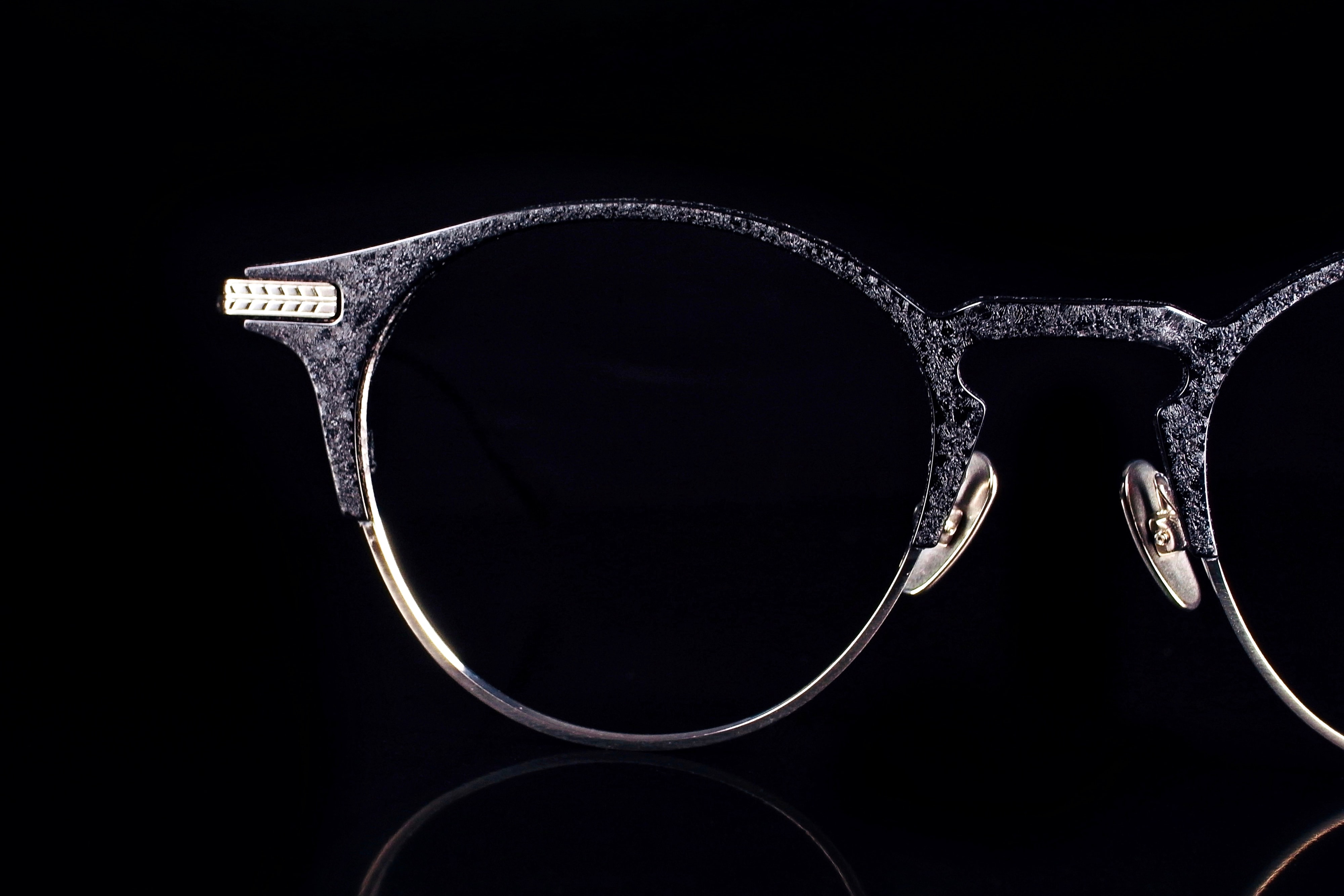 難度挑戰－OWDEN Eyewear 發表全金屬眉架鏡框新作