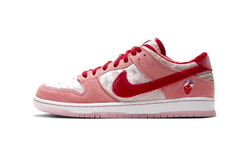 nike sb dunk low x strangelove