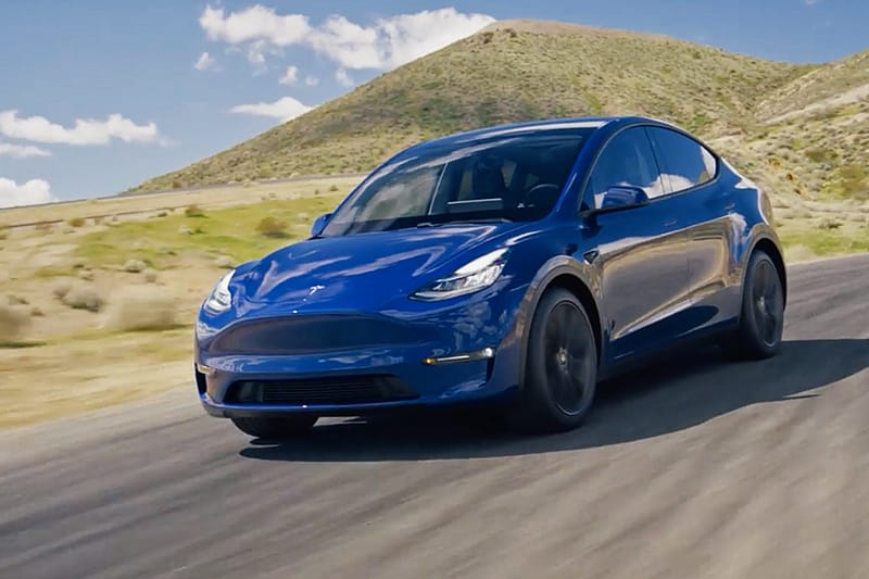 Tesla Model Y 正式交車！車主爭相發表「開箱片」