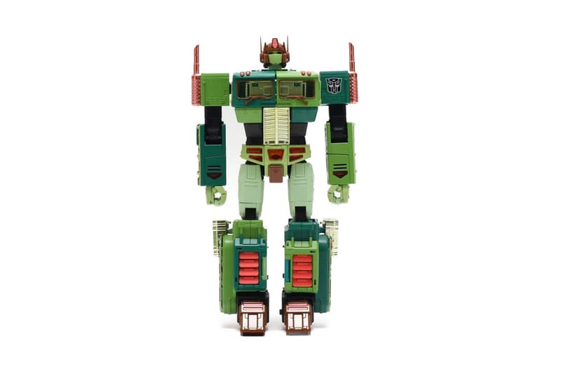 atmos 最新「Duck Camo」系列《變形金剛》柯博文雕像發佈