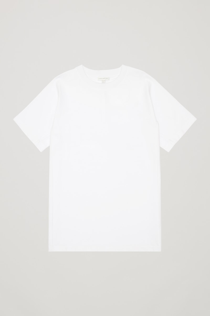 簡約無菌－COS 推出全新「White T-Shirt Project」單品系列