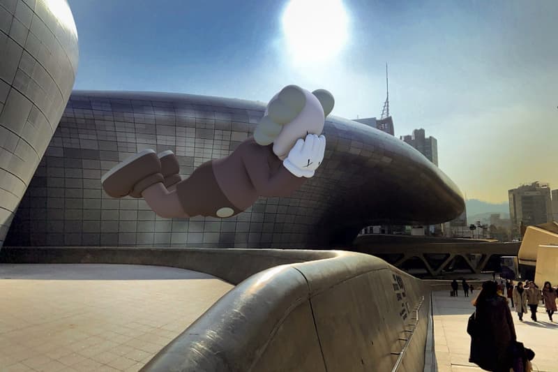 延長假期－KAWS 推出跨地域展覽《Expanded Holiday》AR 擴增實境雕塑