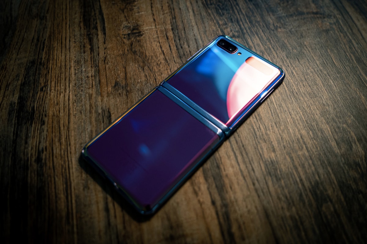 HYPEBEAST 近賞評測 Samsung 全新 Galaxy Z Flip 摺屏手機