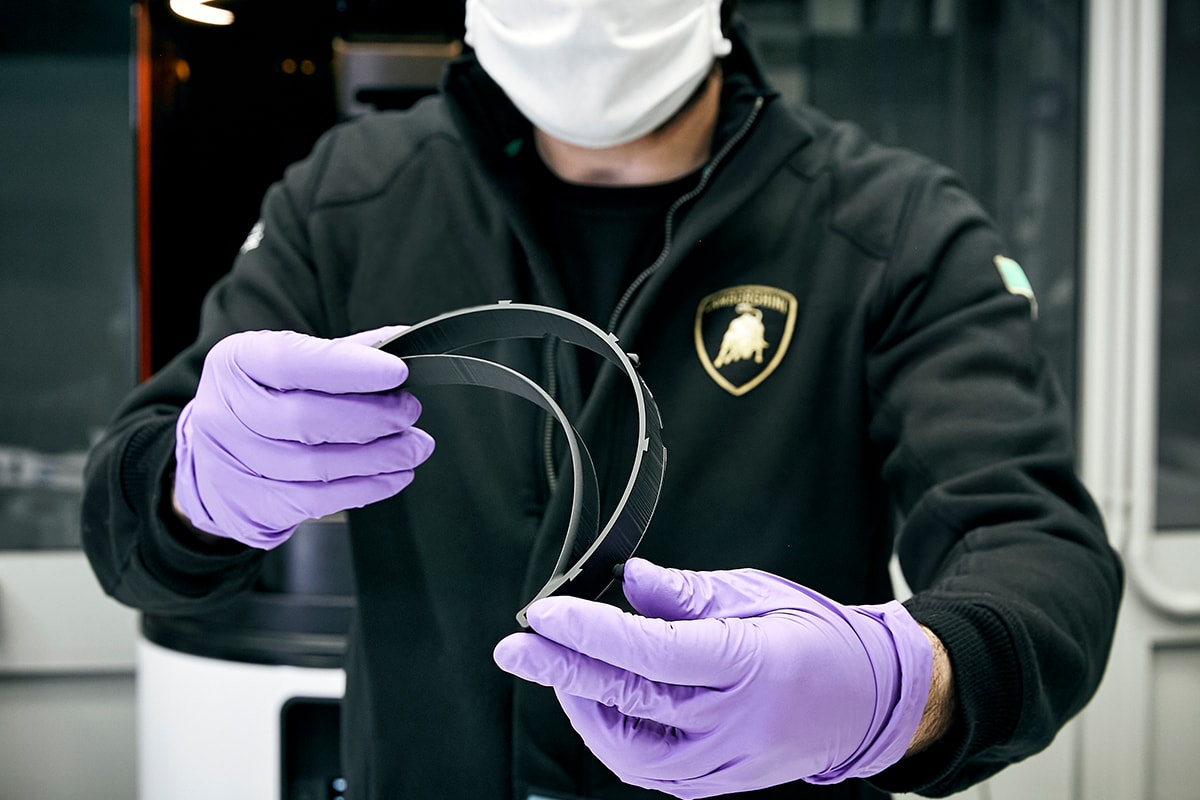 Lamborghini 宣佈投入生產醫用口罩及防護面罩