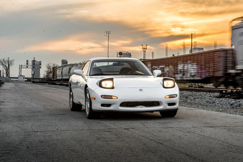 JDM 四天王 − 1994 年樣式 Mazda Rx-7 展開拍賣