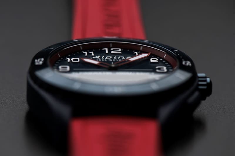 Alpina Watches 推出 AlpinerX Alive Smartwatch 定制平台