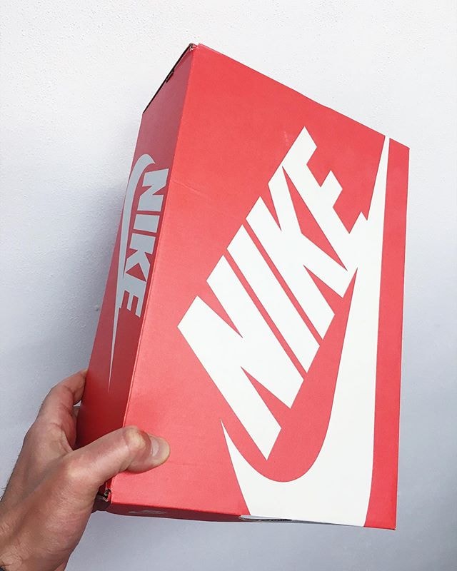 袋包重製工作室 camera60studio 利用「Nike 鞋盒」打造別注「Dior 馬鞍包」