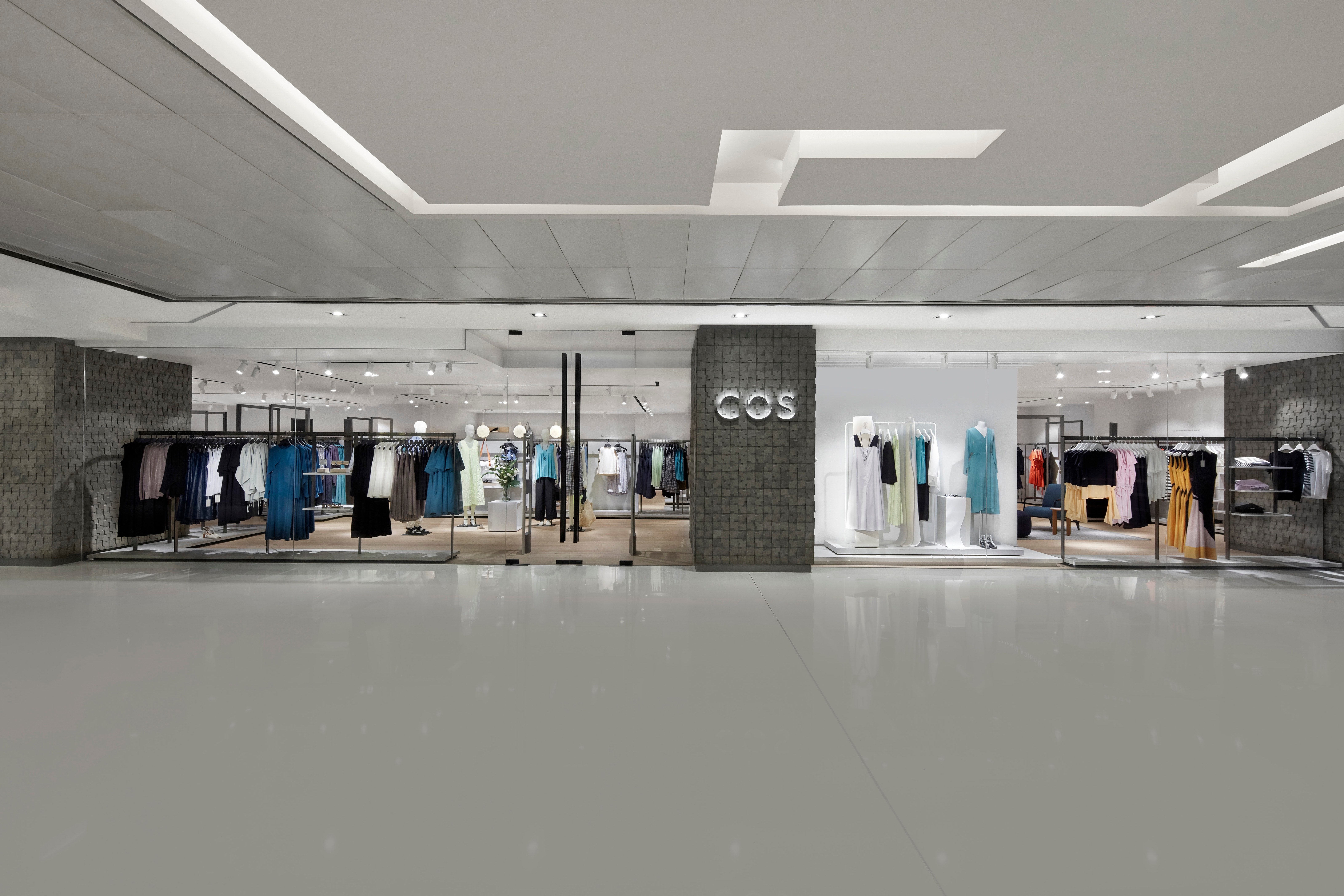 COS 全新香港專門店正式登陸沙田區