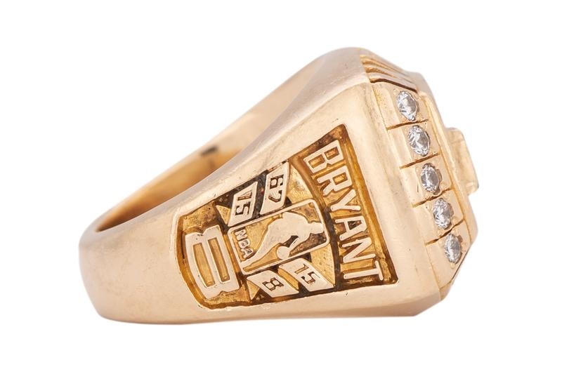 Kobe Bryant 的「NBA 冠軍指環」以 20 萬美元賣出