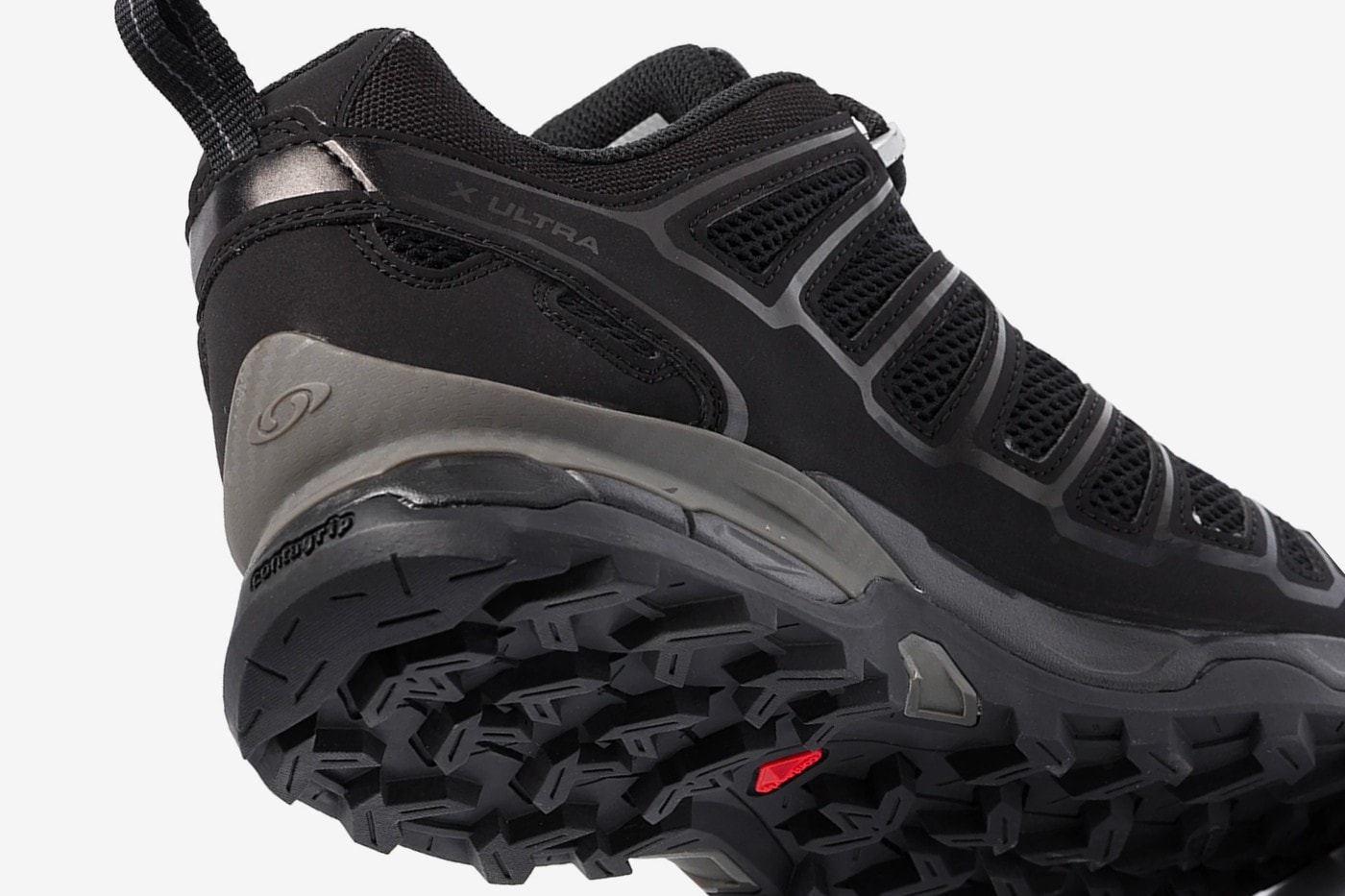 Salomon 推出 S/Lab X Ultra ADV 全黑配色鞋款