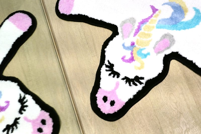 432Hz ESSENTIALS Programme 推出原創地氈作品「JANELLE THE UNICORN」