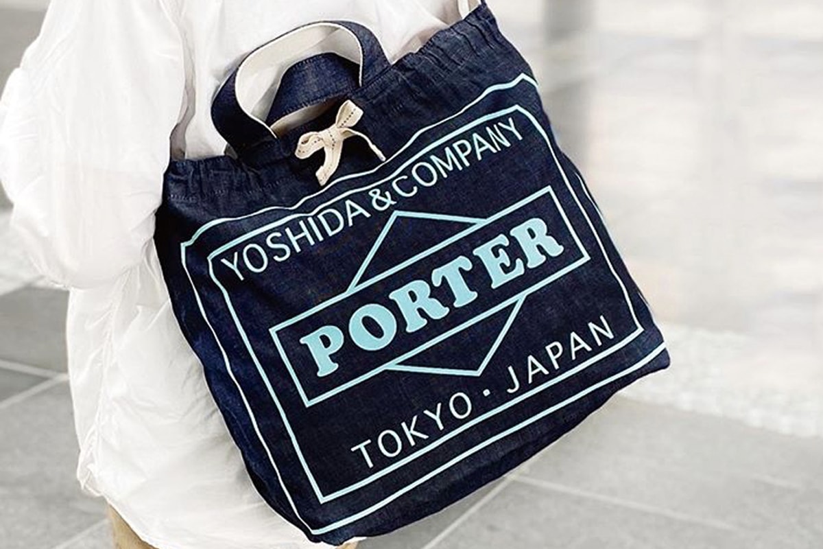 Porter 推出超巨體 Logo Newspaper Bag