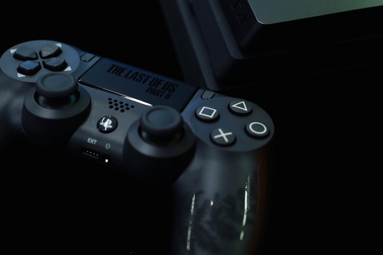 搶先近賞 Sony PlayStation®4《The Last of Us™ Part II》限定版套裝