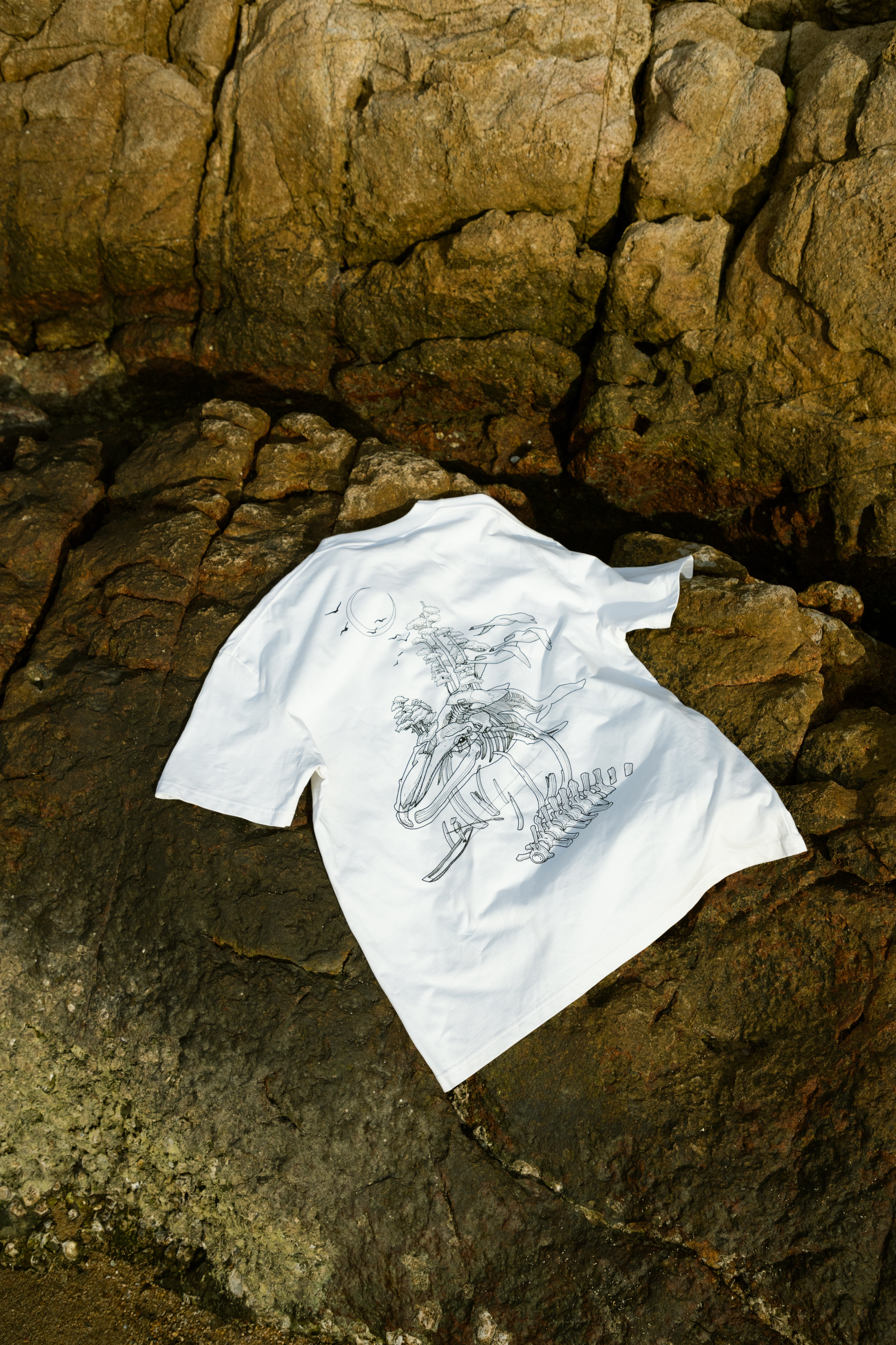 GROCERY 聯乘紋身師推出世界海洋日別注 T-Shirt 單品