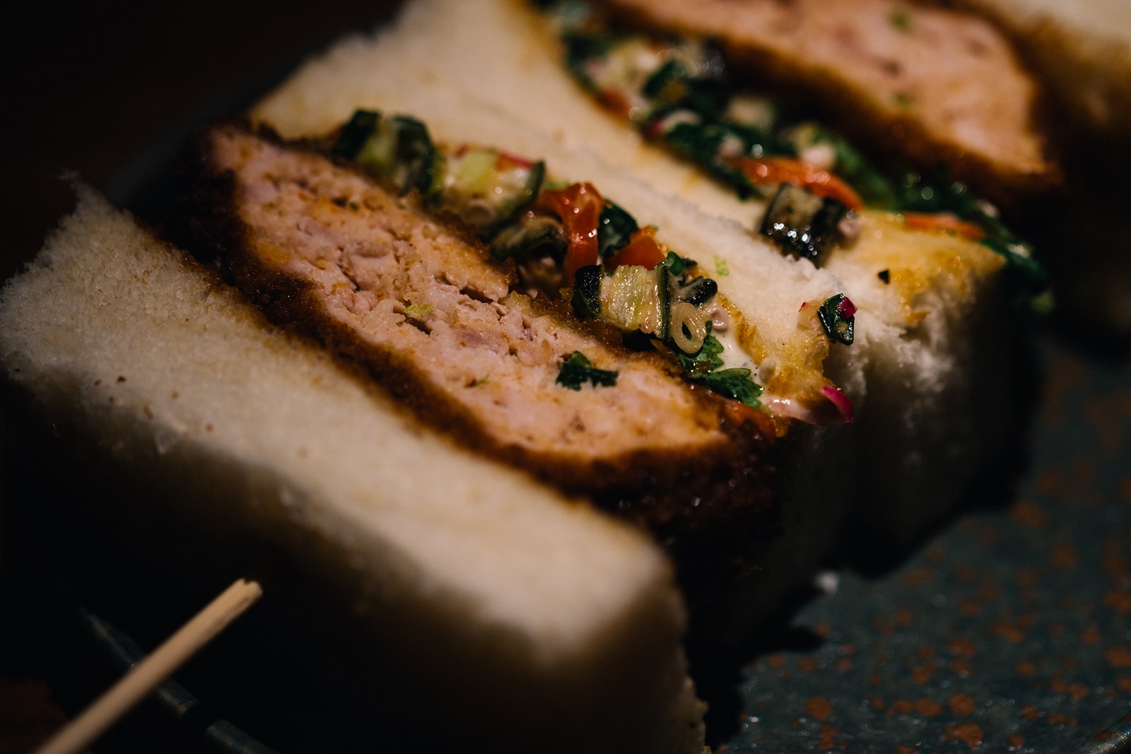 Uma Nota 主廚教授如何製作 Brazilian Katsu Sando | HYPEBEAST Eats