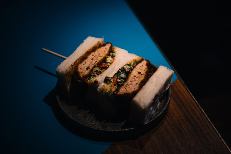 Uma Nota 主廚教授如何製作 Brazilian Katsu Sando | HYPEBEAST Eats