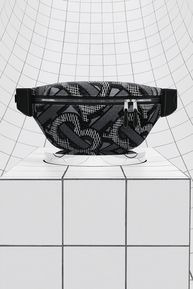 Burberry 推出全新 TB Summer Monogram 及 B Surf 滑浪系列