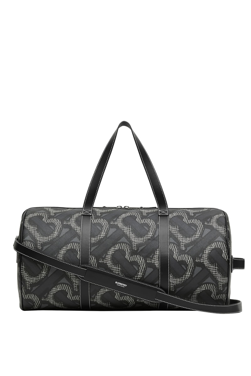 Burberry 推出全新 TB Summer Monogram 及 B Surf 滑浪系列