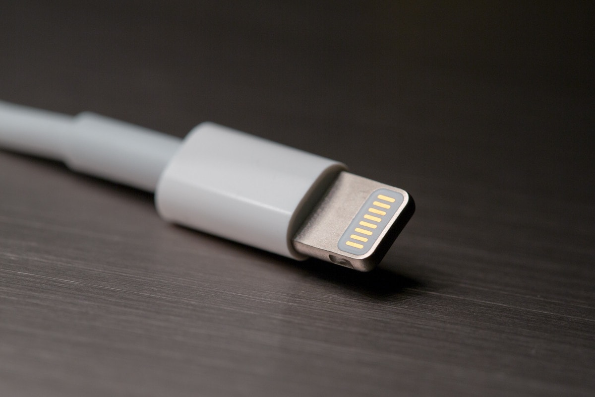 消息揭示 Apple iPhone 12 將換上全新 Lightning 轉 USB-C 編織充電線