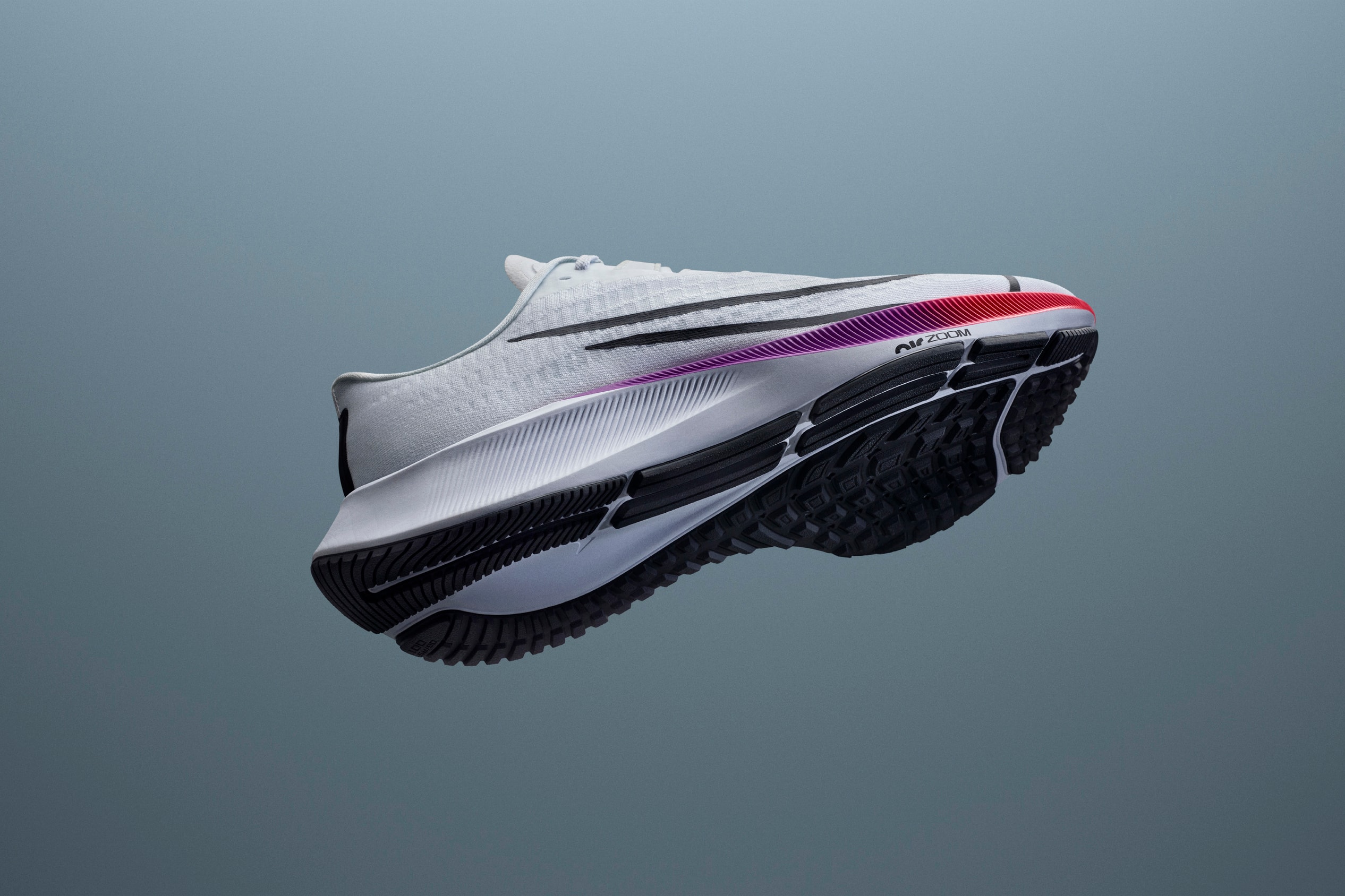  Nike Zoom 系列跑鞋全新漸變色調登場