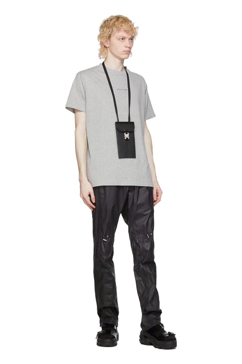 SSENSE 推出減價 1017 ALYX 9SM 經典扣具牛皮小包