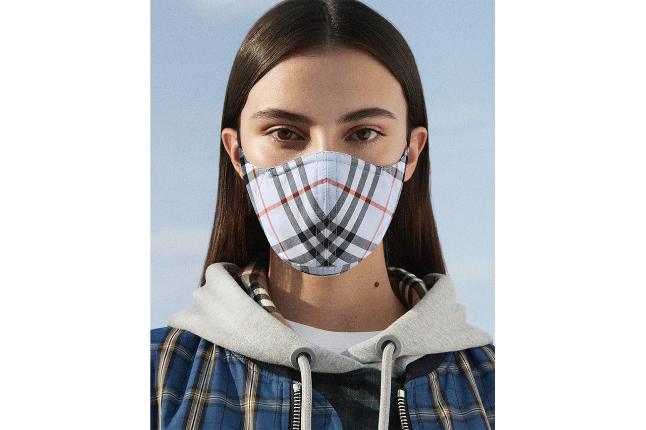 Burberry 推出品牌經典格紋棉質口罩