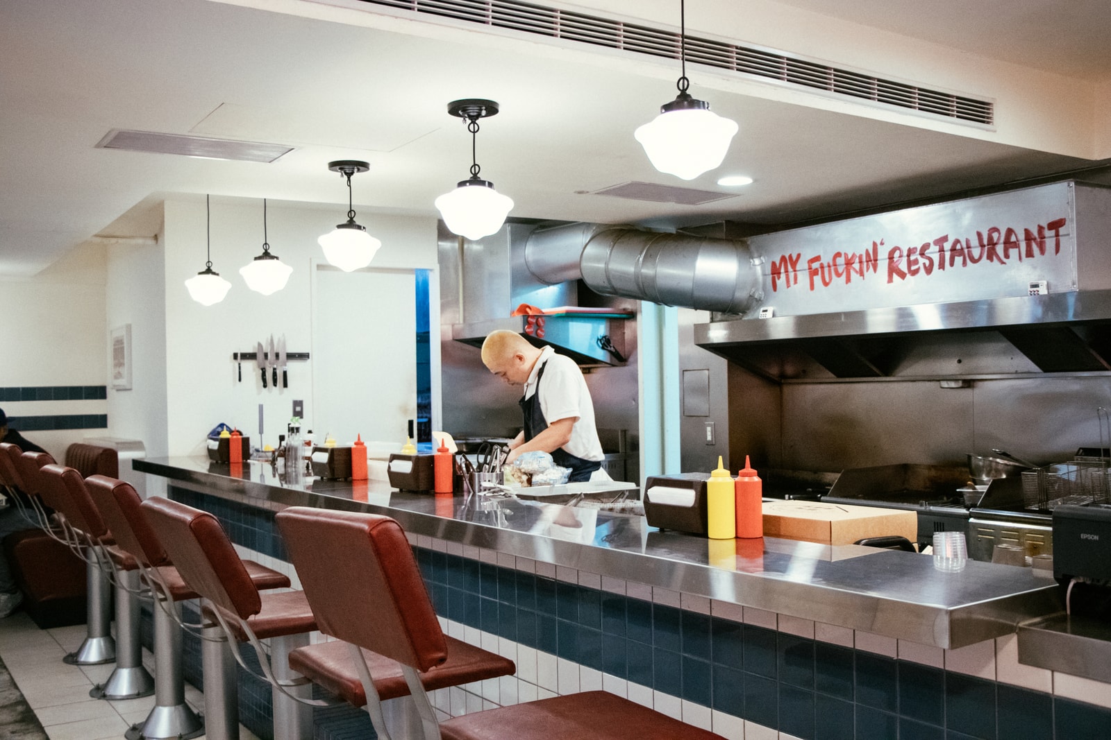 在「灶腳」開的演唱會:《Cook the Vibe 顏社煮場秀》|HYPEBEAST Eats