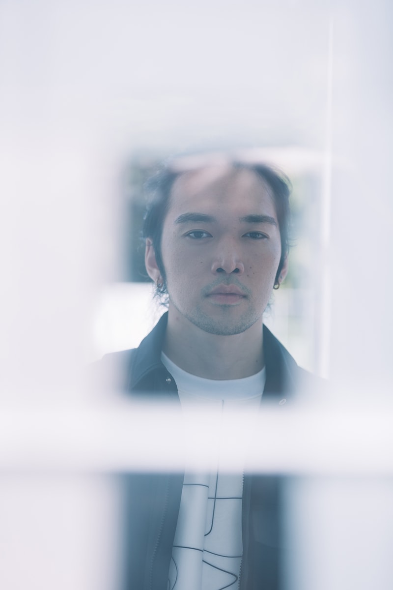 IONISM x SENSE OF PLACE 最新秋季聯名「INTERRELATION」造型特輯登場