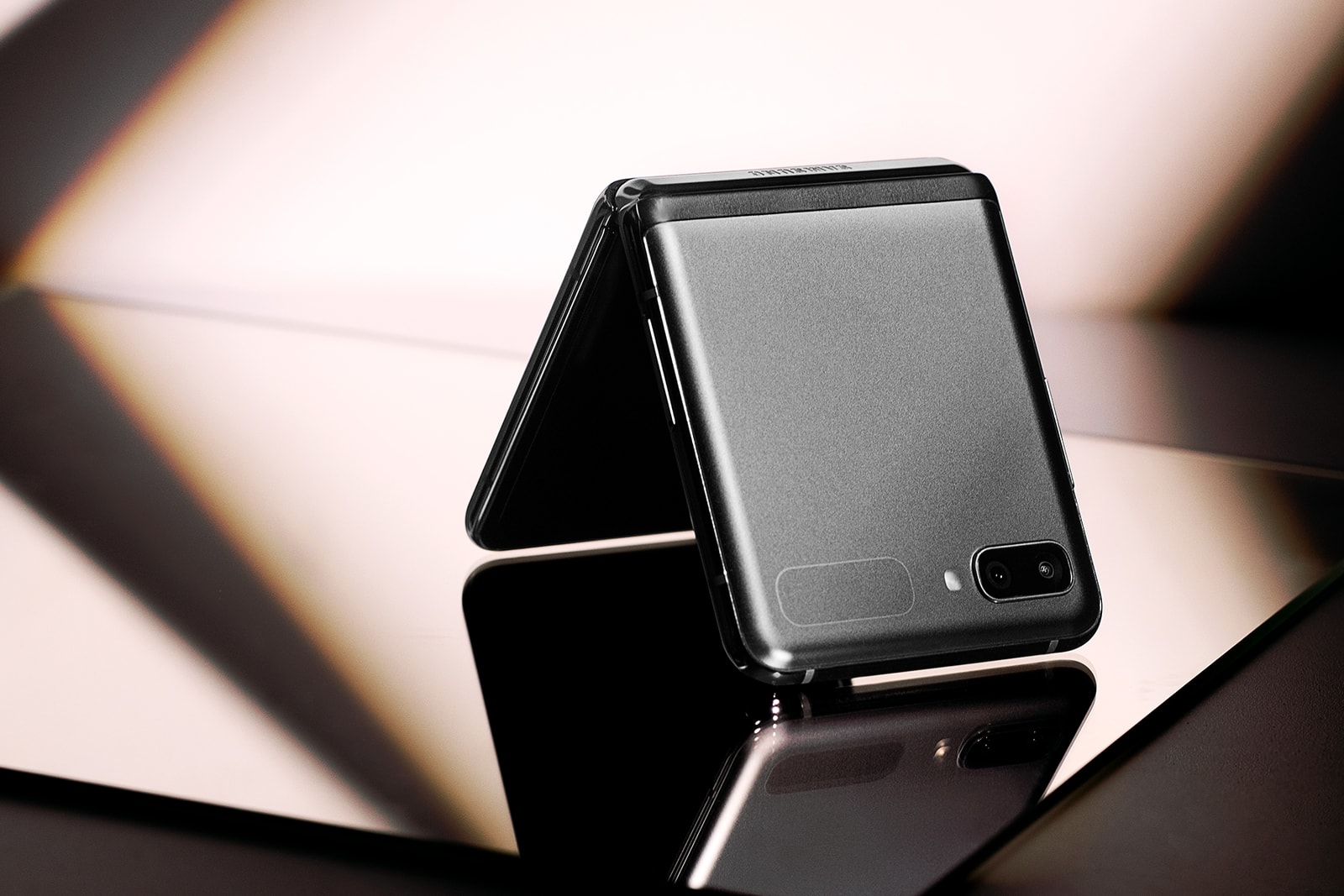 時尚愛好者之選－SAMSUNG 全新 Galaxy Z Flip 5G